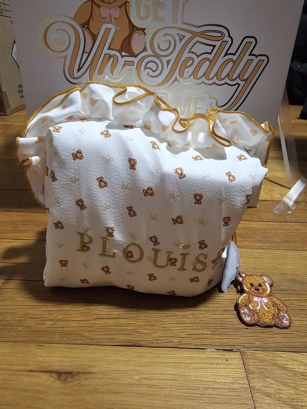 Teddy Cosmetic Set in Cream - PLOUSIE CAM BACK PALETTE EYESHADOW